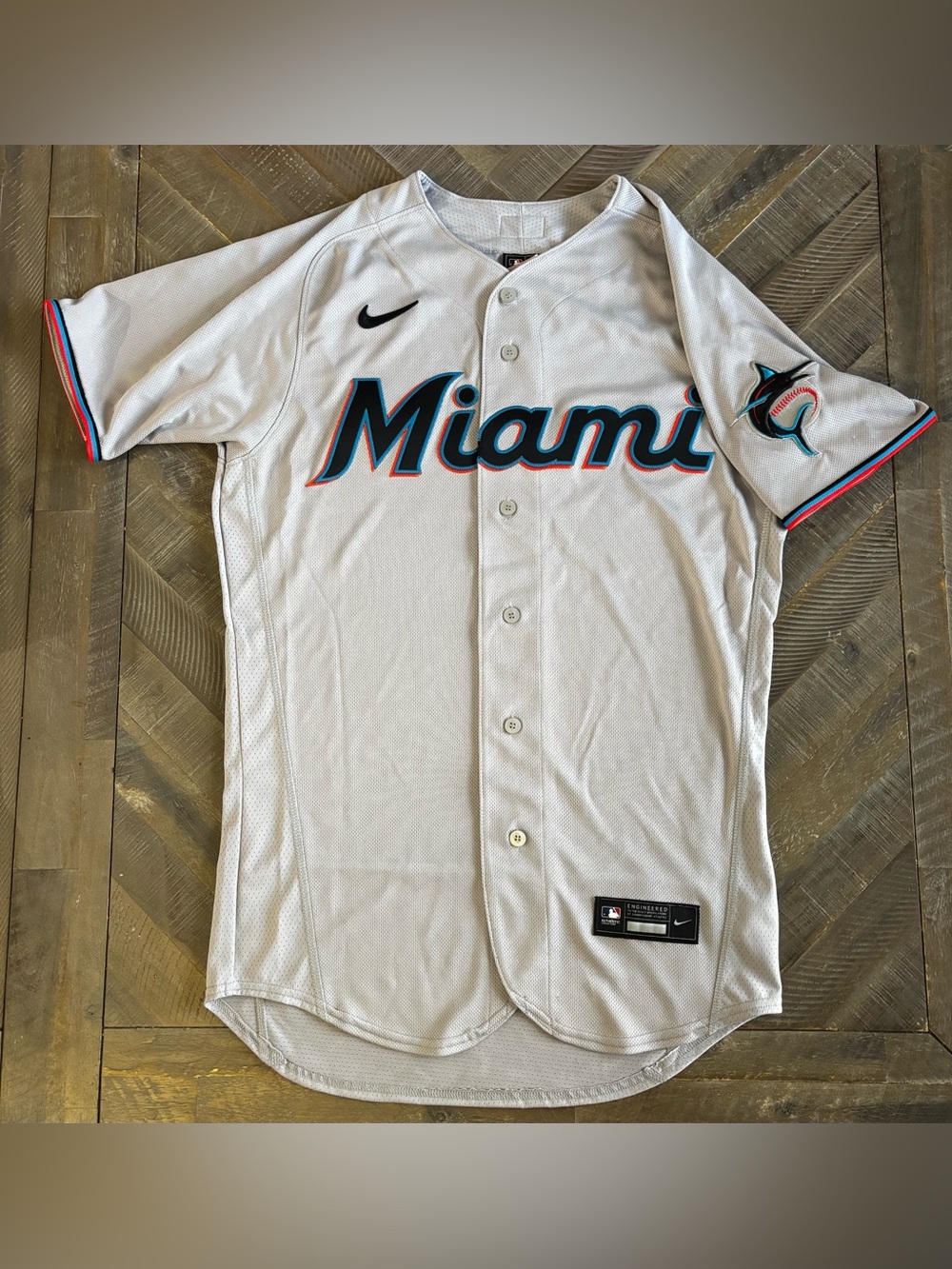 Authentic Nike Miami Marlins MLB Baseball Jersey Size 40 Officially Licensed